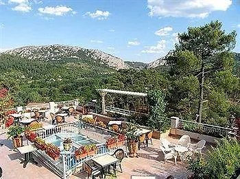 Logis Restaurant La Porte Des Cevennes Otel 3*