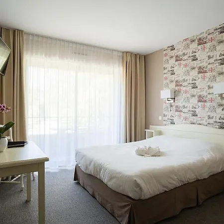 Hotel Logis Restaurant La Porte Des Cevennes 3*