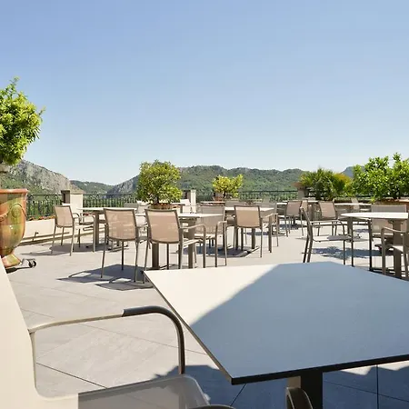 Logis Restaurant La Porte Des Cevennes 앙뒤즈