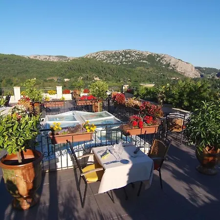 Hotel Logis Restaurant La Porte Des Cevennes 3*