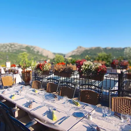 Logis Restaurant La Porte Des Cevennes Otel Anduze