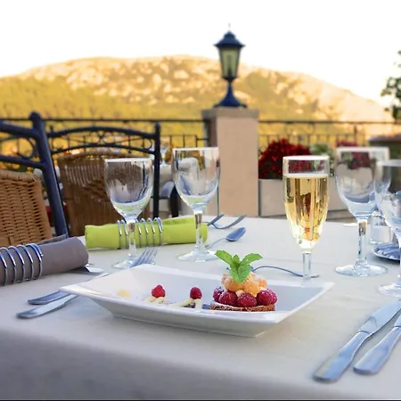 Logis Restaurant La Porte Des Cevennes Otel
