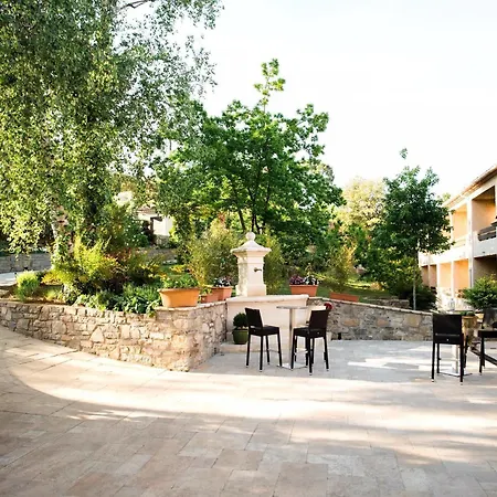 Logis Restaurant La Porte Des Cevennes Otel 3*