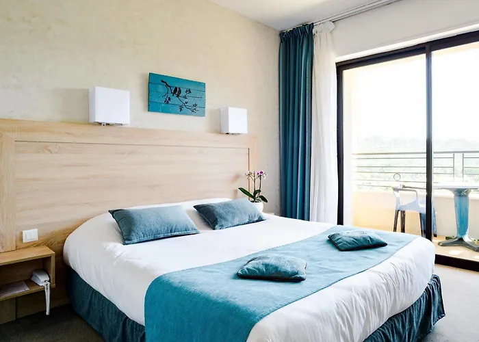 Logis Hotel Restaurant La Porte Des Cevennes Hotell 3*